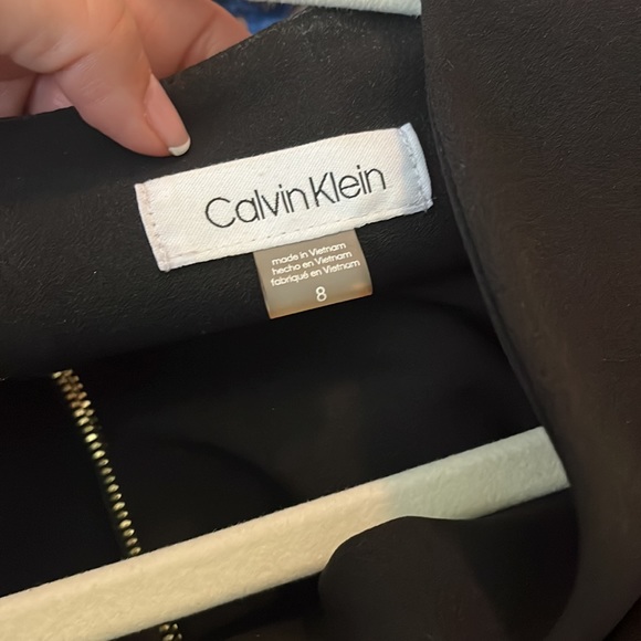 Calvin Klein - Black Sheath Dress, with gold zipper in the back - Picture 3 of 7